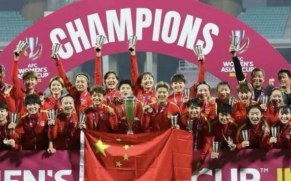 伊斯科去年年底与塞维利亚解约，一度半年无球可踢，球员今夏自由身加盟贝蒂斯，双方签约一年。